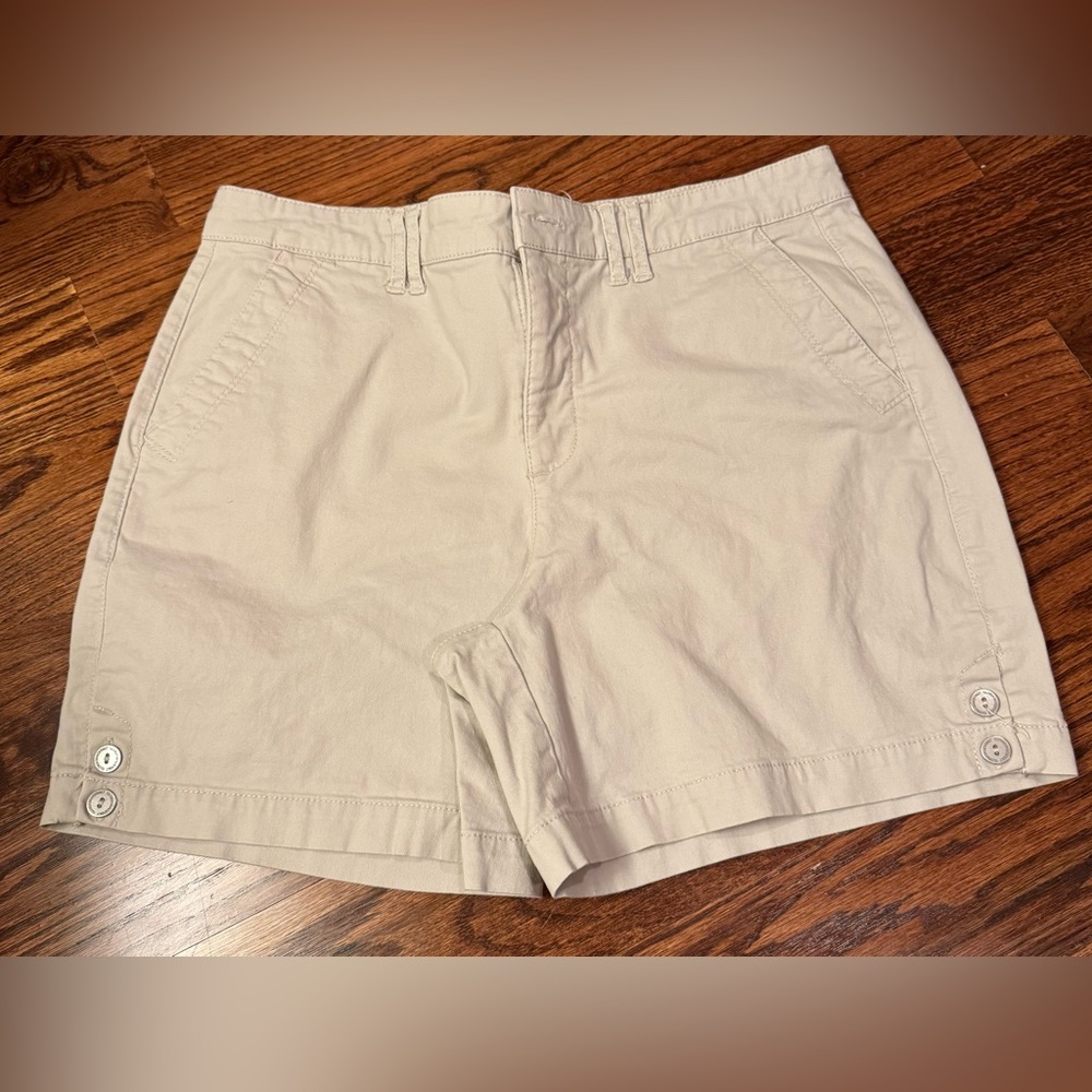 Gloria Vanderbilt Beige Khaki Shorts- Women’s Size 10